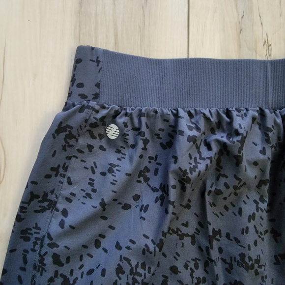 Z by Zella Animal Print Joggers - Size Small - Picture 7 of 7